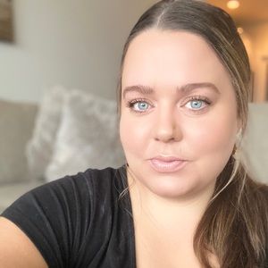 Meet your Posher, Kayley